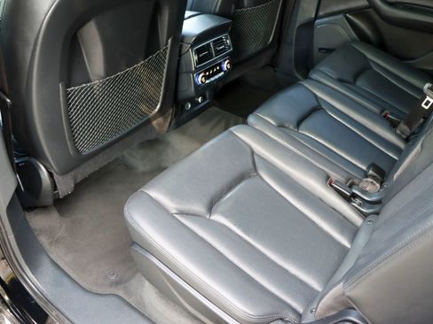 Used 2018 Audi Q7 3.0T Prestige w/ Prestige Package image 26