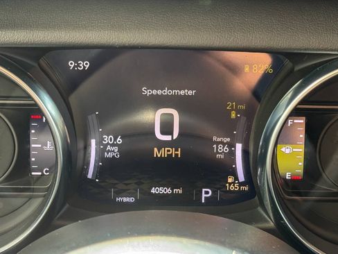Used 2023 Jeep Wrangler Unlimited Sahara w/ Cold Weather Group AWD/4WD image 29