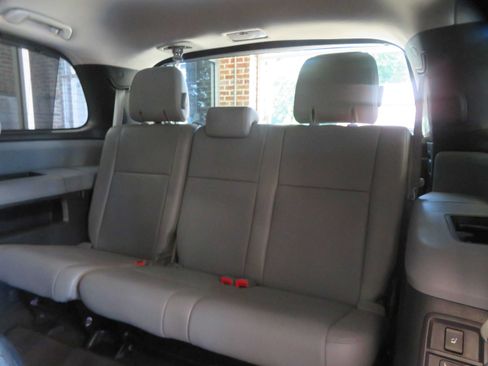 Used 2012 Toyota Sequoia Platinum AWD/4WD image 19