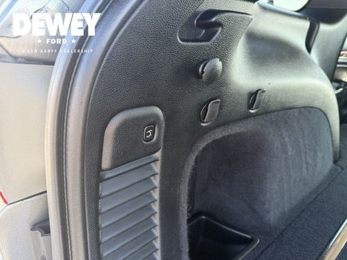 Used 2011 Jeep Grand Cherokee Overland AWD/4WD image 32