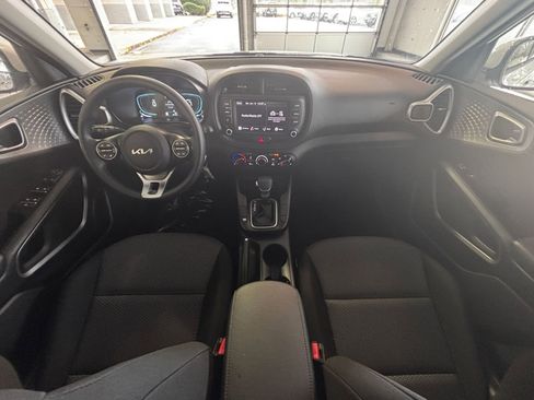 Used 2025 Kia Soul LX w/ LX Technology Package image 36