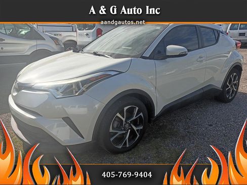 Used 2018 Toyota C-HR XLE FWD image 1