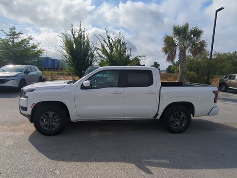 Certified 2025 Nissan Frontier SV RWD image 7