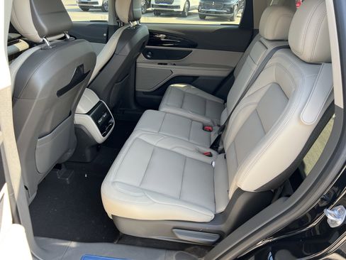 New 2025 Lincoln Nautilus Premier w/ Equipment Group 102A image 29