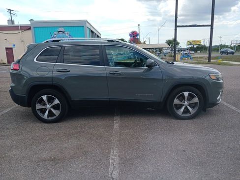 Used 2020 Jeep Cherokee Limited FWD image 4