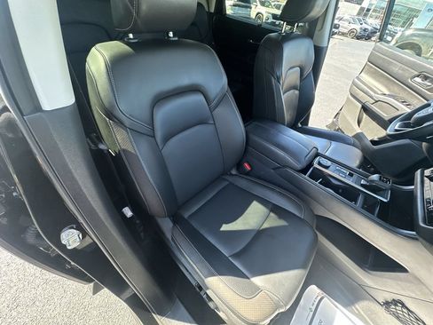 Used 2023 Nissan Pathfinder SL w/ Lighting Package (N92) AWD/4WD image 31