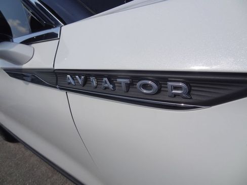 Certified 2025 Lincoln Aviator Reserve w/ Equipment Group 201A AWD/4WD image 14
