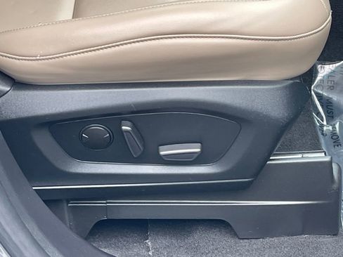 Used 2022 Ford Explorer XLT w/ Equipment Group 202A image 14