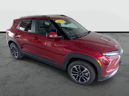 Used 2024 Chevrolet TrailBlazer LT w/ Driver Confidence Package image 4