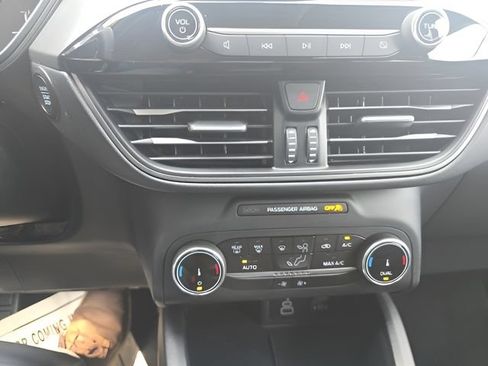Used 2025 Ford Escape Active AWD/4WD image 16