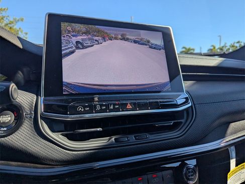 New 2026 Jeep Compass Latitude image 20