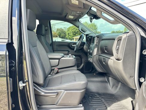 Used 2025 Chevrolet Silverado 1500 Custom w/ Turbomax Blackout Package image 9