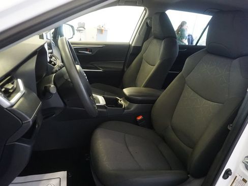 Certified 2025 Toyota RAV4 XLE AWD/4WD image 17