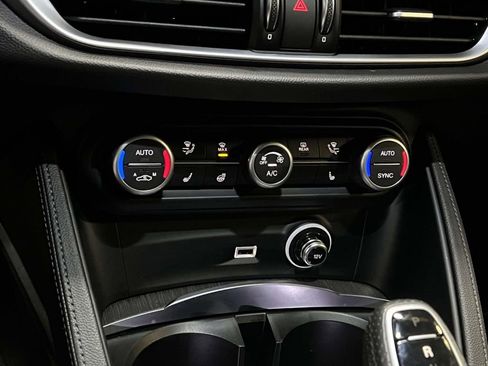 Used 2023 Alfa Romeo Stelvio Ti image 21