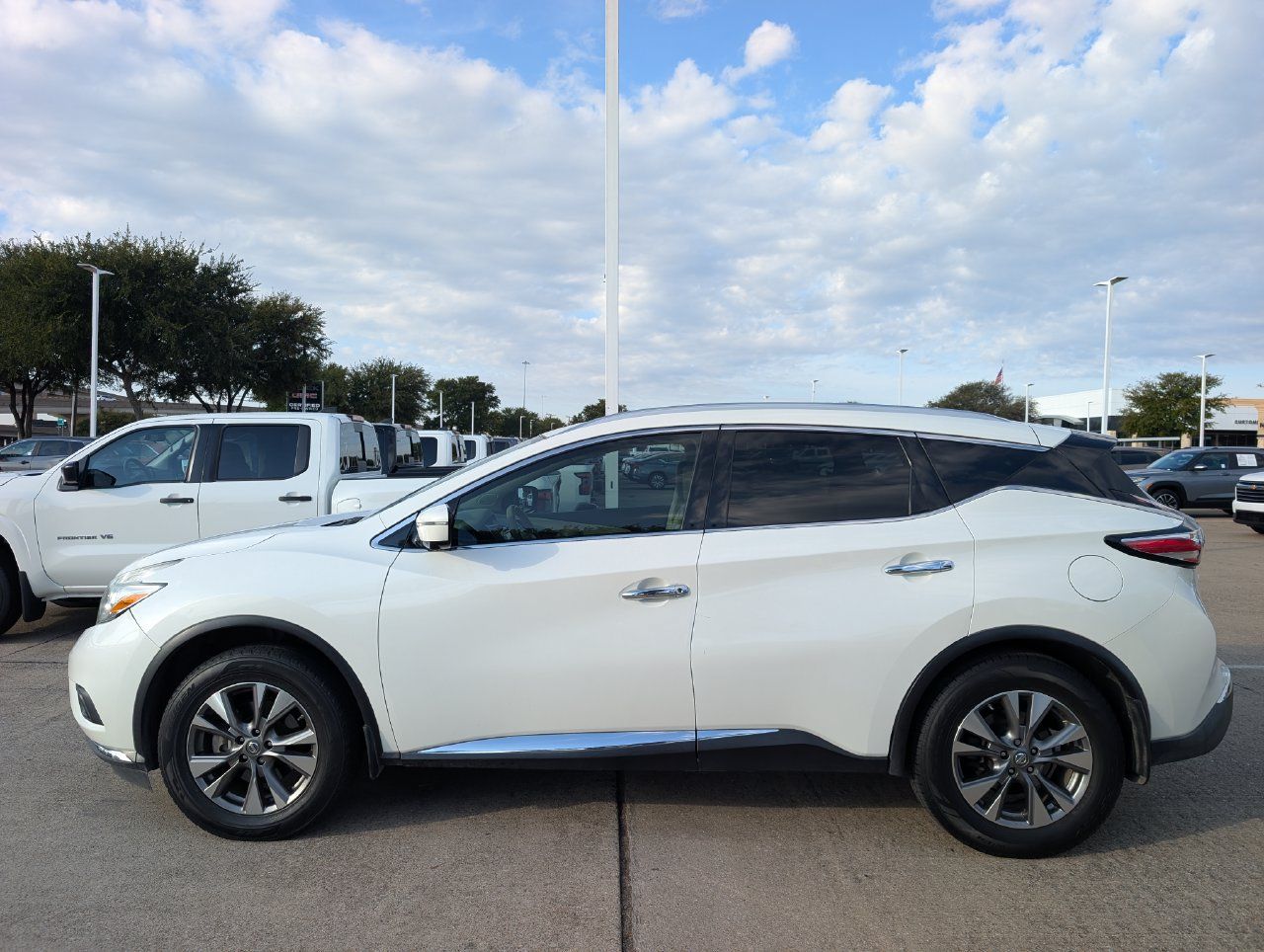 Used 2016 Nissan Murano SL w/ SL Technology Package FWD image 3