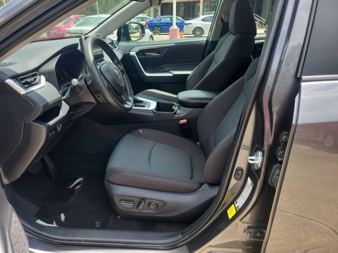 Certified 2025 Toyota RAV4 XLE FWD image 15
