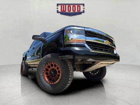 Used 2017 Chevrolet Silverado 1500 LT w/ Texas Edition RWD image 4
