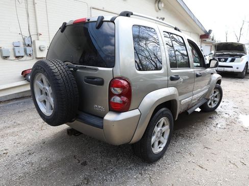 Used 2007 Jeep Liberty Limited AWD/4WD image 6