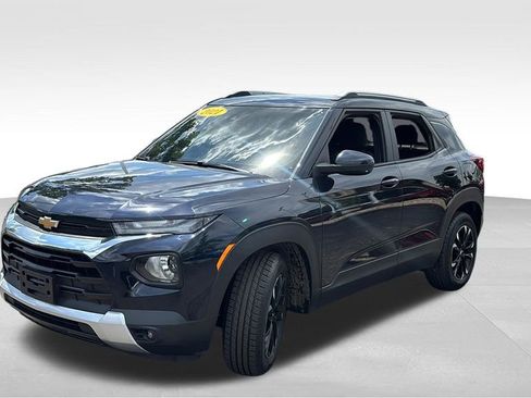 Used 2021 Chevrolet TrailBlazer LT w/ Convenience Package FWD image 3