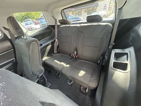 Used 2017 GMC Acadia SLE FWD image 8