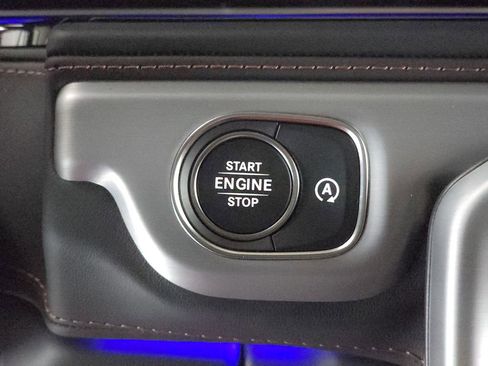 Certified 2025 Mercedes-Benz G 63 AMG 4MATIC image 17