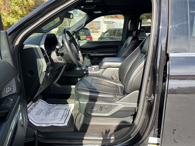 Used 2020 Ford Expedition XLT w/ Equipment Group 202A AWD/4WD image 20
