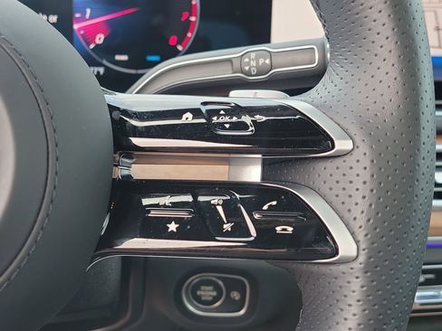 Certified 2025 Mercedes-Benz GLS 450 4MATIC image 29