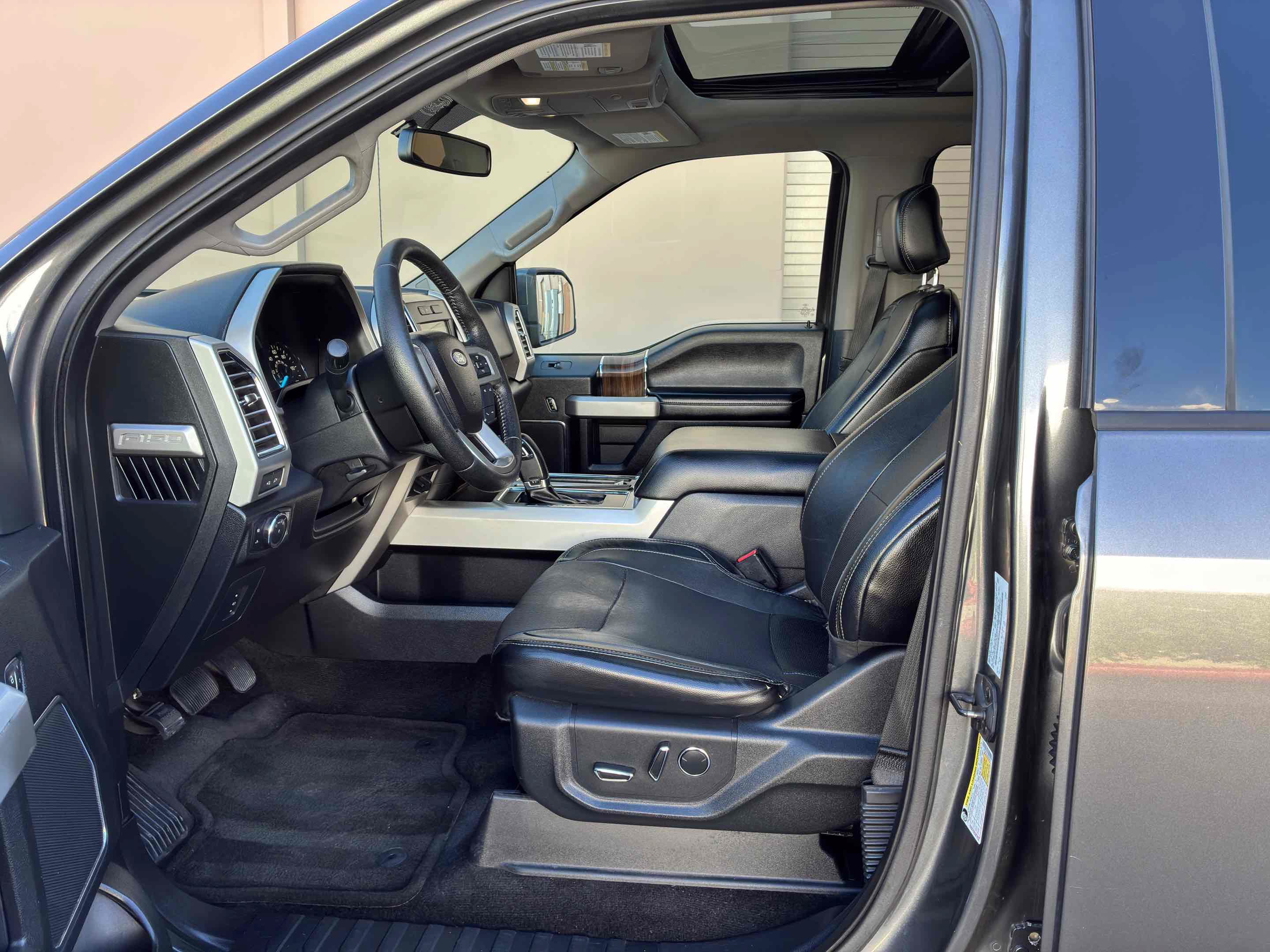 Used 2016 Ford F150 Lariat w/ Equipment Group 501A Mid AWD/4WD image 37