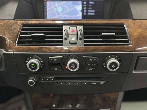 Used 2010 BMW 528i xDrive Sedan image 27