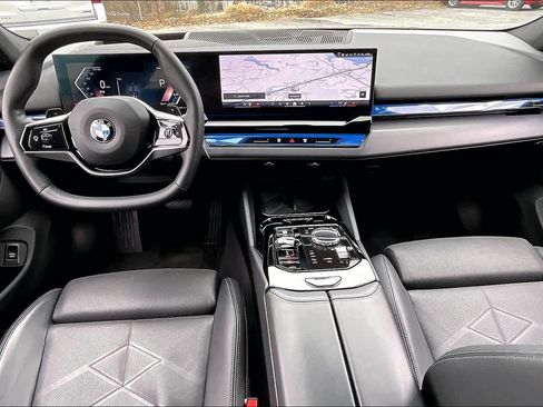 Used 2024 BMW 540i xDrive w/ Executive Package AWD/4WD image 15