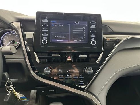 Used 2023 Toyota Camry SE image 21