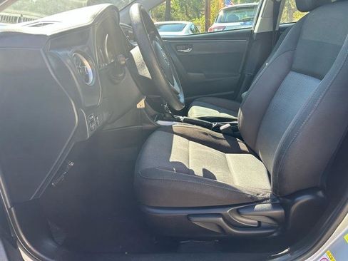 Used 2018 Toyota Corolla LE w/ Carpet Mat Package (TMS) image 6