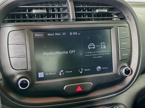 Used 2025 Kia Soul LX w/ LX Technology Package image 19