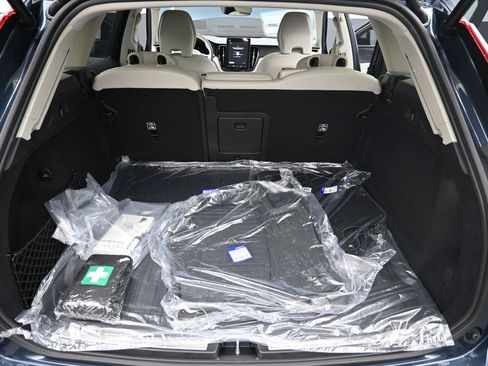 New 2026 Volvo XC60 B5 Ultra w/ Protection Package Premier image 19