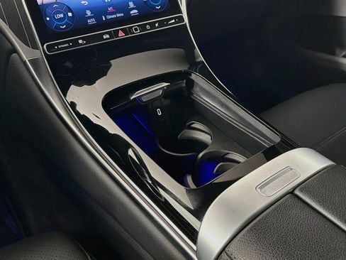 Used 2023 Mercedes-Benz GLC 300 image 6