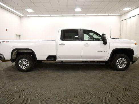 Used 2024 Chevrolet Silverado 2500 LT image 8