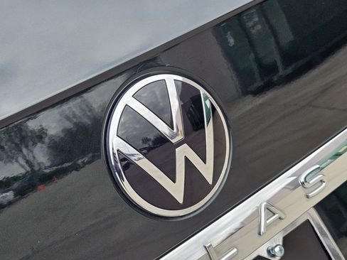 Used 2021 Volkswagen Atlas SE w/ Panoramic Sunroof Package image 9