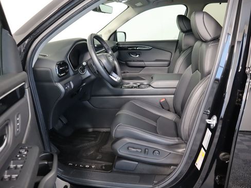Used 2025 Honda Pilot EX-L image 15