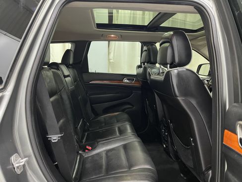 Used 2012 Jeep Grand Cherokee Overland AWD/4WD image 30