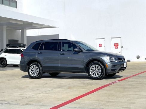 Used 2018 Volkswagen Tiguan S image 6