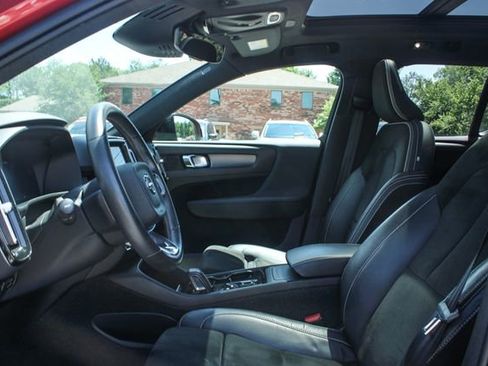 Used 2021 Volvo XC40 T5 R-Design w/ Advanced Package AWD/4WD image 13