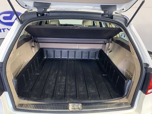 Used 2014 Mercedes-Benz E 350 Sport image 37