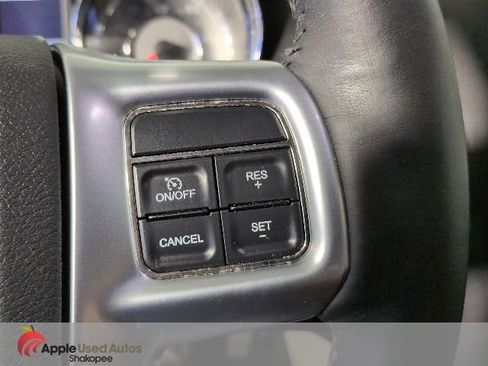 Used 2012 Chrysler Town & Country Limited w/ Luxury Group FWD image 30