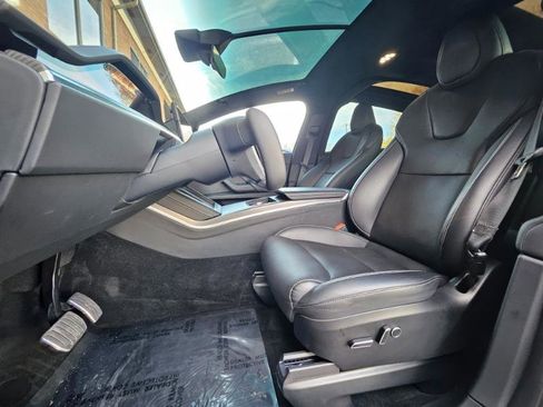 Used 2024 Tesla Model X Plaid image 34
