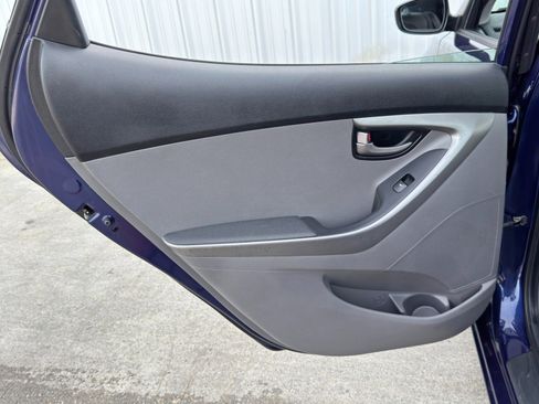 Used 2011 Hyundai Elantra GLS image 32
