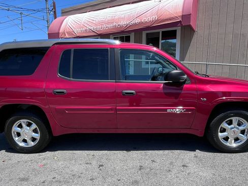 Used 2004 GMC Envoy XUV SLE w/ 1SB Preferred Equipment Group RWD image 8