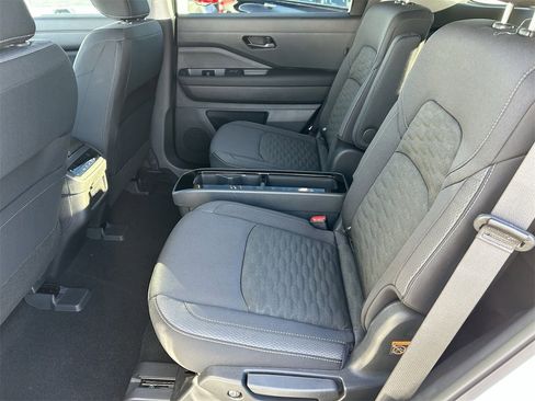 New 2025 Nissan Pathfinder SV image 15