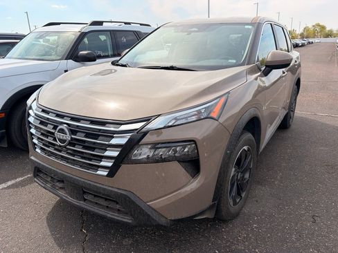 Certified 2025 Nissan Rogue SV AWD/4WD image 2