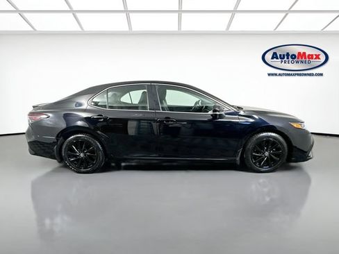Used 2024 Toyota Camry SE FWD image 9