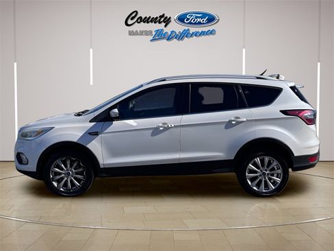 Used 2018 Ford Escape Titanium image 4
